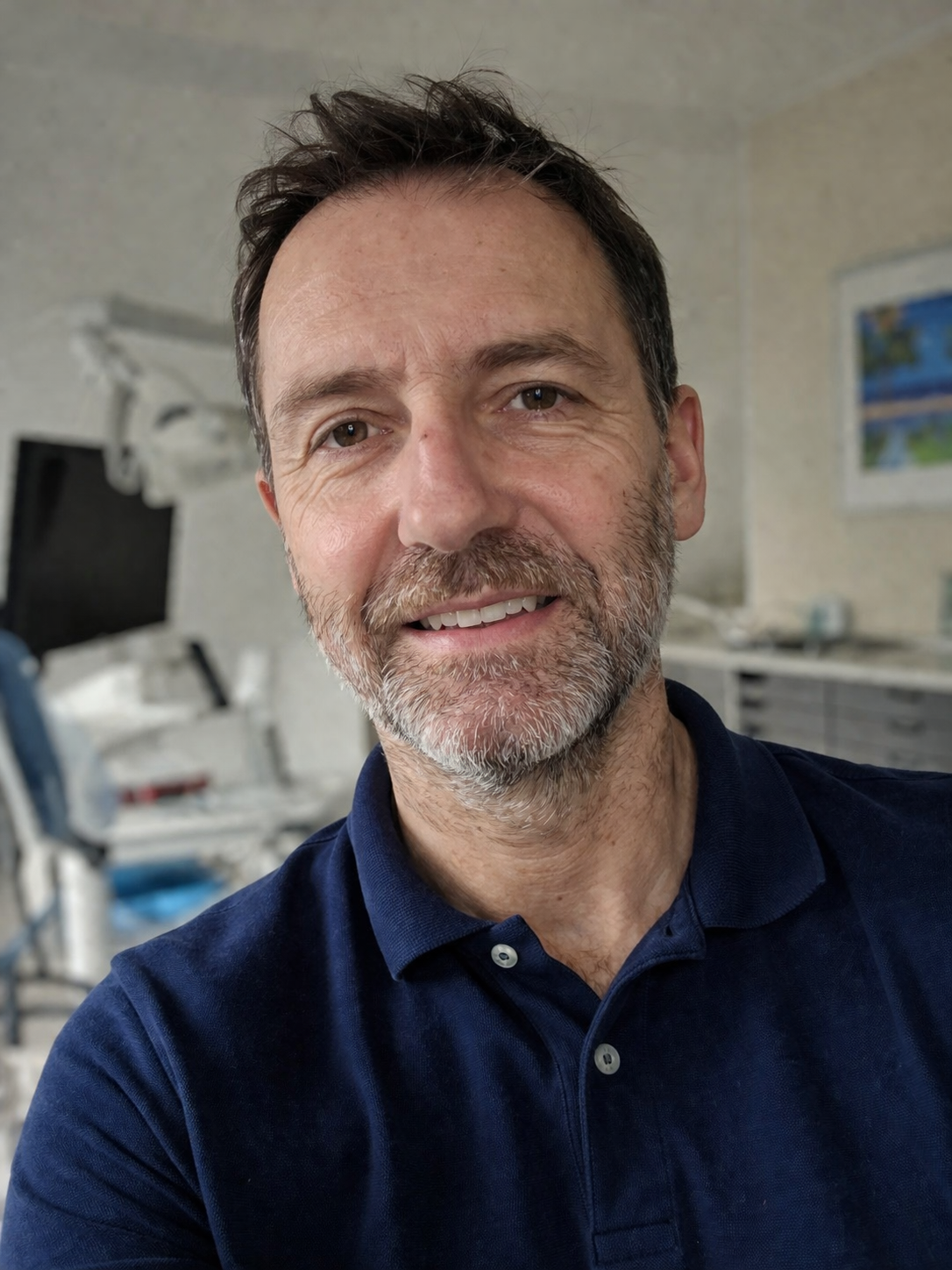 Porträt von Dr. M. Weber aus einer Zahnarztpraxis